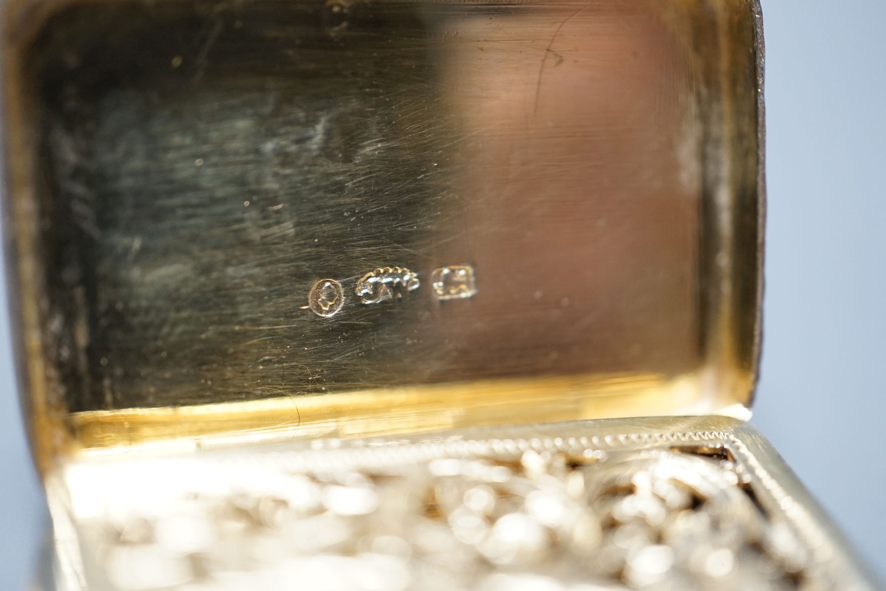 A George IV engraved silver vinaigrette, Joseph Wilmore, Birmingham, 1827, 35mm.